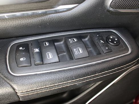 Used 2022 RAM 1500 Laramie AWD/4WD image 19