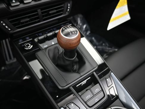 Certified 2026 Porsche 911 Carrera T RWD image 22