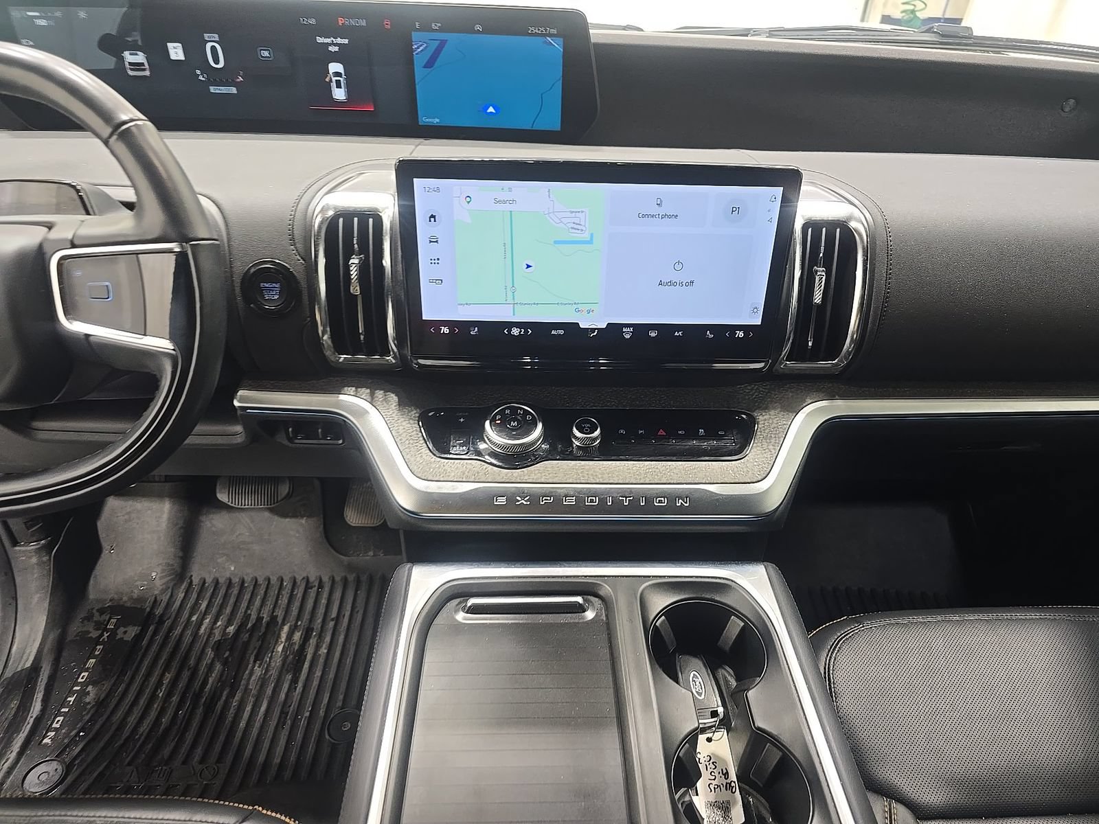 Used 2025 Ford Expedition Tremor AWD/4WD image 5