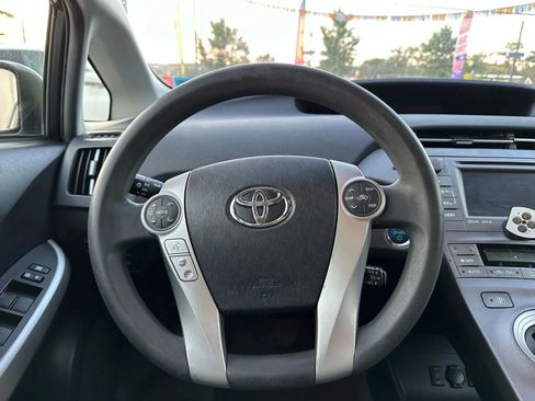 Used 2014 Toyota Prius Plug-In Hybrid image 22