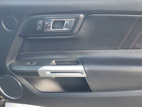 Used 2017 Ford Mustang Premium image 41