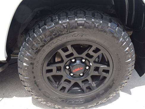 Used 2019 Toyota 4Runner SR5 RWD image 7
