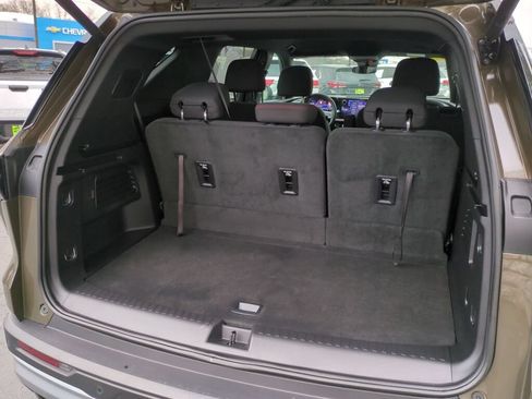 Certified 2024 Chevrolet Traverse Z71 w/ LPO, Floor Liner Package AWD/4WD image 29