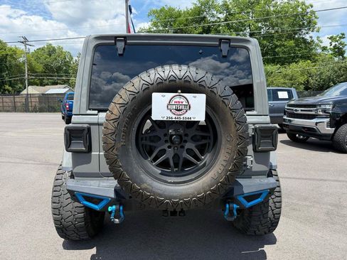 Used 2022 Jeep Wrangler Unlimited Rubicon w/ Xtreme Recon 35" Tire Package AWD/4WD image 10