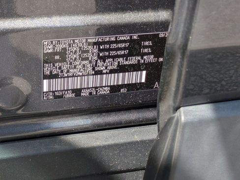 Used 2021 Toyota RAV4 XLE image 15