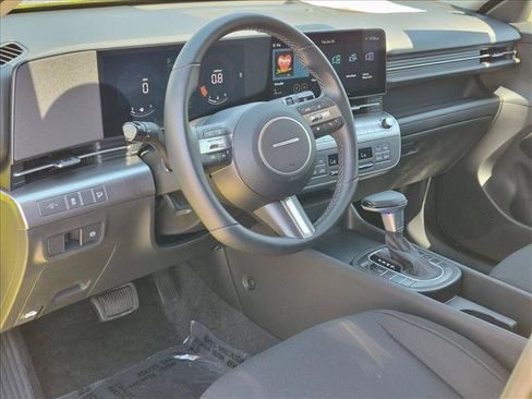 Used 2025 Hyundai Kona SEL AWD/4WD image 9