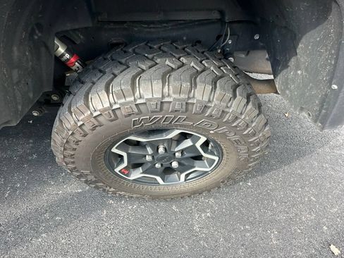 Used 2022 Jeep Gladiator Rubicon w/ LED Lighting Group AWD/4WD image 4