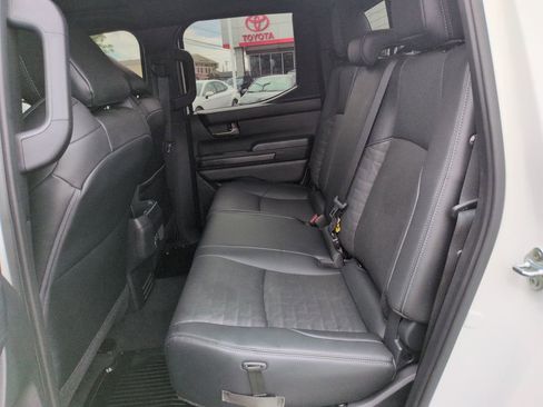Used 2025 Toyota Tacoma TRD Off-Road w/ TRD Off Road Premium Package AWD/4WD image 25