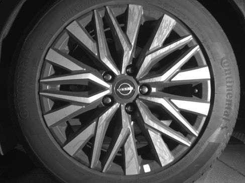 Used 2025 Nissan Altima 2.5 SV image 14