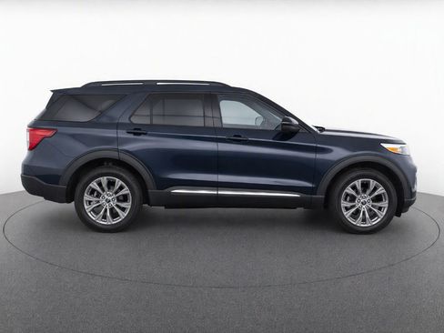 Used 2024 Ford Explorer XLT w/ Equipment Group 202A AWD/4WD image 9