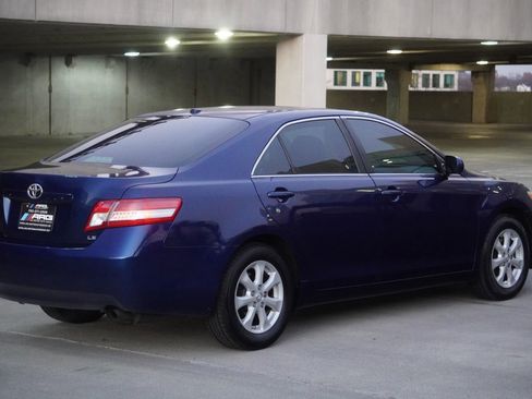 Used 2011 Toyota Camry LE image 13