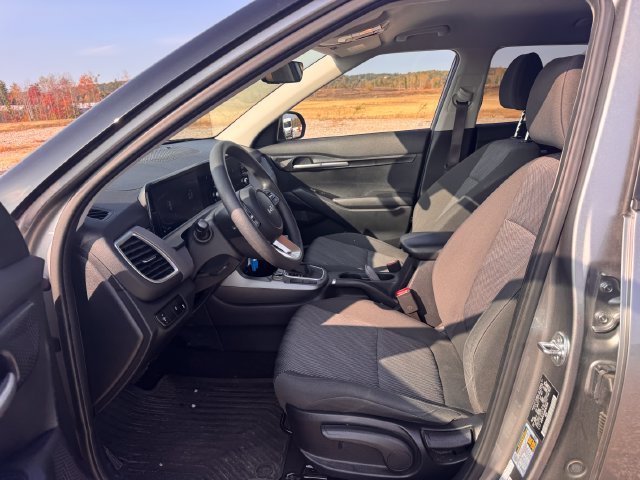 Used 2025 Kia Seltos LX AWD/4WD image 22