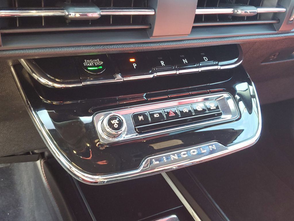 Used 2023 Lincoln Corsair Reserve AWD/4WD image 25