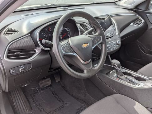 Used 2024 Chevrolet Malibu LT FWD image 9