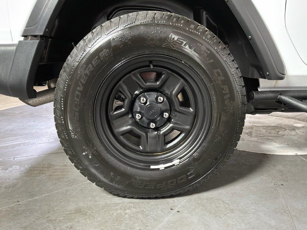 Certified 2022 Jeep Wrangler Sport AWD/4WD image 12