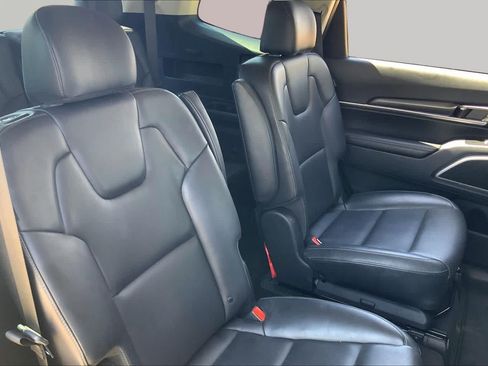 Certified 2025 Kia Telluride S FWD image 18