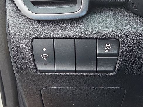 Used 2018 Kia Sportage LX image 25