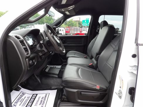Used 2021 RAM 5500 Tradesman w/ Chrome Appearance Group AWD/4WD image 17