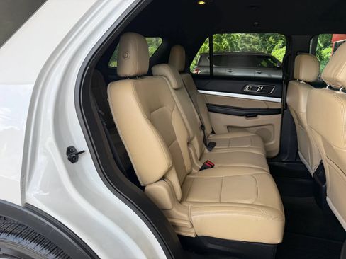Used 2016 Ford Explorer XLT w/ Equipment Group 202A FWD image 14