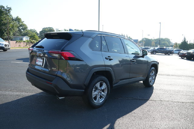 Used 2025 Toyota RAV4 XLE FWD image 8