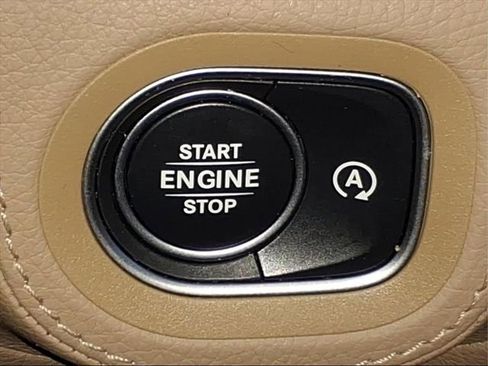 Used 2024 Mercedes-Benz GLS 450 4MATIC image 25