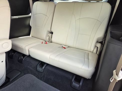 Used 2024 Buick Enclave Essence w/ Sport Touring Edition FWD image 10