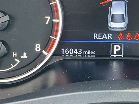 Used 2025 Nissan Altima 2.5 SV image 34