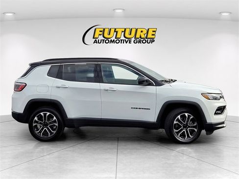 Used 2024 Jeep Compass Limited image 4
