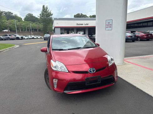 Used 2014 Toyota Prius Two FWD image 2