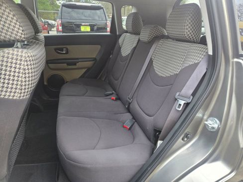 Used 2013 Kia Soul ! image 7