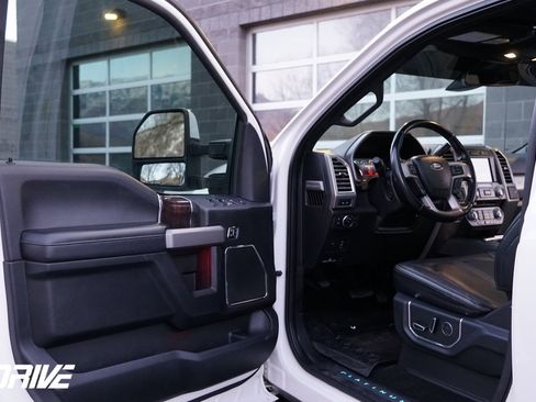 Used 2017 Ford F350 Platinum w/ Platinum Ultimate Package image 18