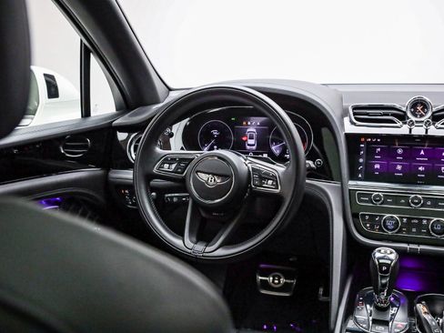 Used 2021 Bentley Bentayga AWD/4WD image 14