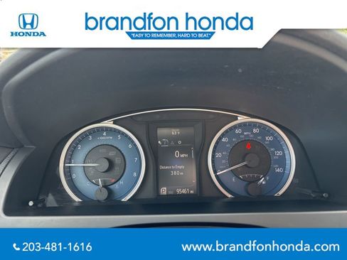 Used 2017 Toyota Camry LE FWD image 17