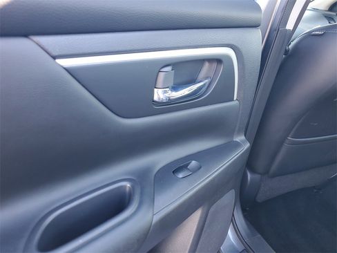 Used 2018 Nissan Altima 2.5 SR w/ SR Midnight Edition image 14