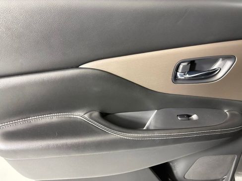 Used 2023 Nissan Murano SV image 33