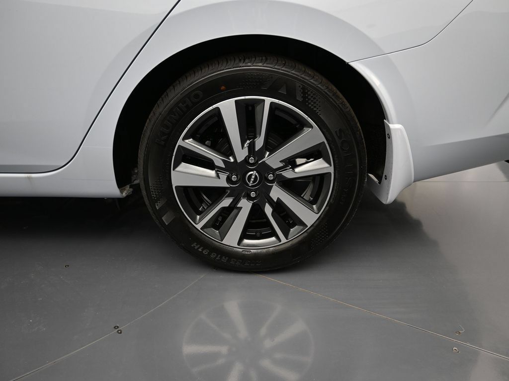 New 2025 Nissan Versa SV w/ Trunk Package FWD image 9