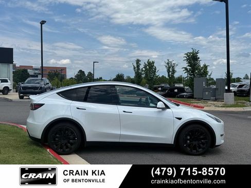 Used 2021 Tesla Model Y Long Range AWD/4WD image 8