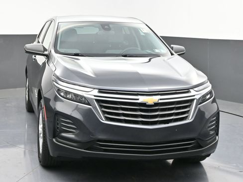 Certified 2022 Chevrolet Equinox LS w/ LS Convenience Package AWD/4WD image 2