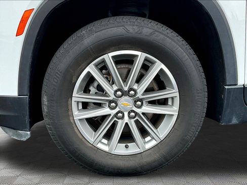 Used 2023 Chevrolet Traverse LT FWD image 32