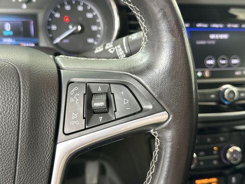 Used 2022 Buick Encore Preferred w/ Safety Package image 28