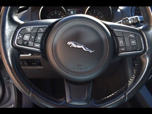 Used 2019 Jaguar F-PACE Premium AWD/4WD image 13