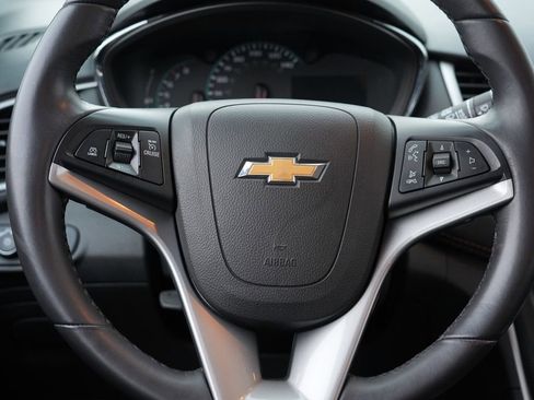 Used 2020 Chevrolet Trax LT w/ LT Convenience Package image 23