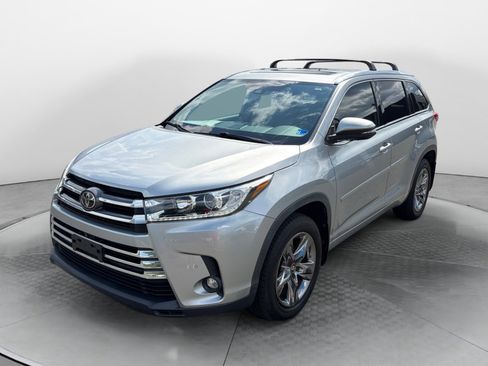 Used 2019 Toyota Highlander Limited Platinum AWD/4WD image 3