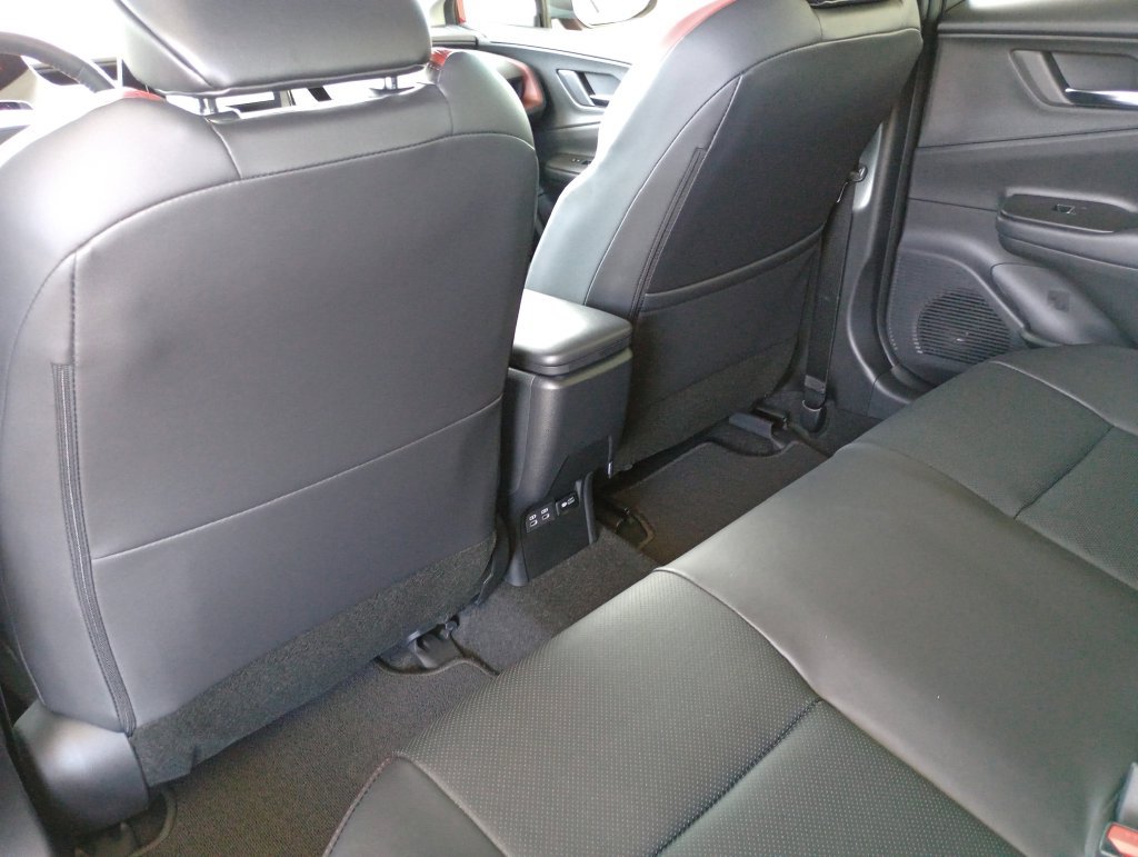 Used 2026 Toyota Prius Plug-In Hybrid FWD image 26