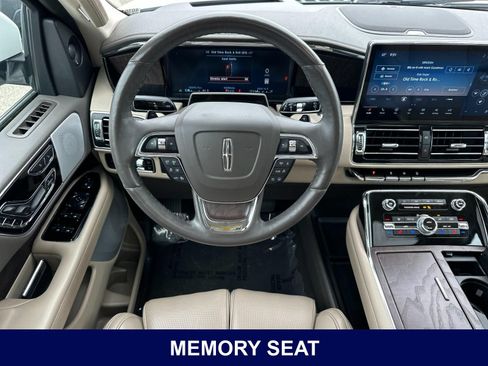 Used 2024 Lincoln Navigator Reserve AWD/4WD image 19