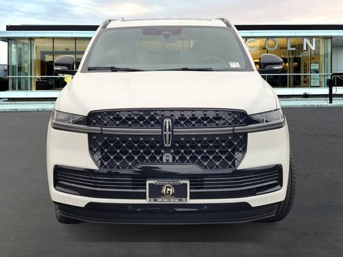 New 2026 Lincoln Navigator L Reserve w/ Jet Appearance Package image 2