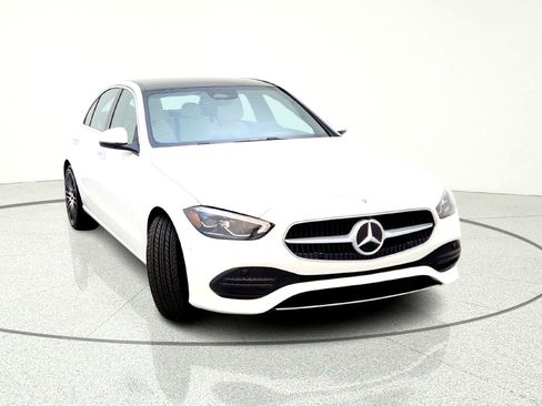 Used 2025 Mercedes-Benz C 300 Sedan image 4
