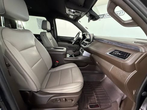 Used 2023 GMC Yukon XL SLT AWD/4WD image 17
