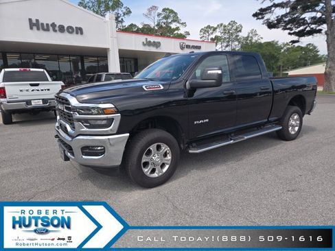 Used 2026 RAM 2500 Big Horn AWD/4WD image 2
