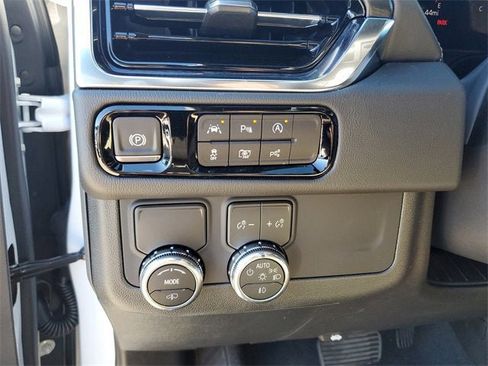 New 2026 GMC Yukon XL Denali image 29